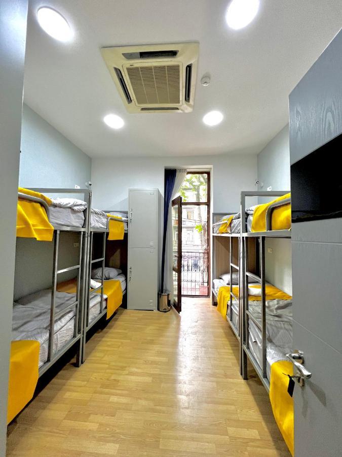 Queen Hostel Тбілісі Екстер'єр фото